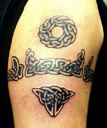 Celtic Knot Armband And Circle Tattoo 